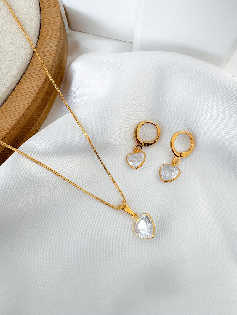 Conjunto Colar e Brinco Folheado a Ouro 18k Argolinha com Coração de Zircônia