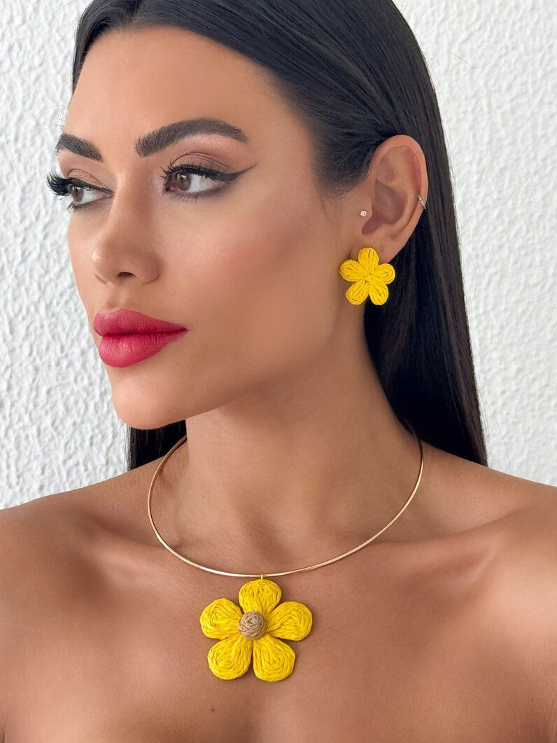 Conjunto Colar e Brinco Folheado a Ouro 18k Aro com Flor Artesanal