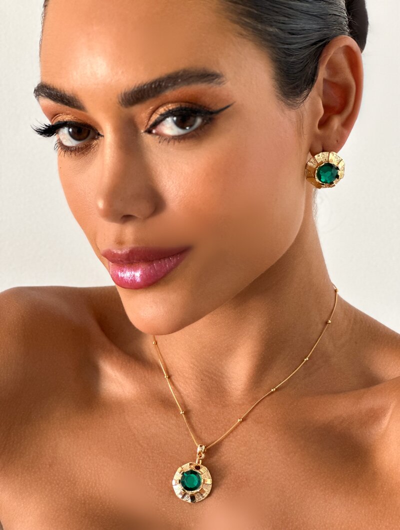 Conjunto Colar e Brinco Folheado a Ouro 18k Circulo Trabalhado com Pérola