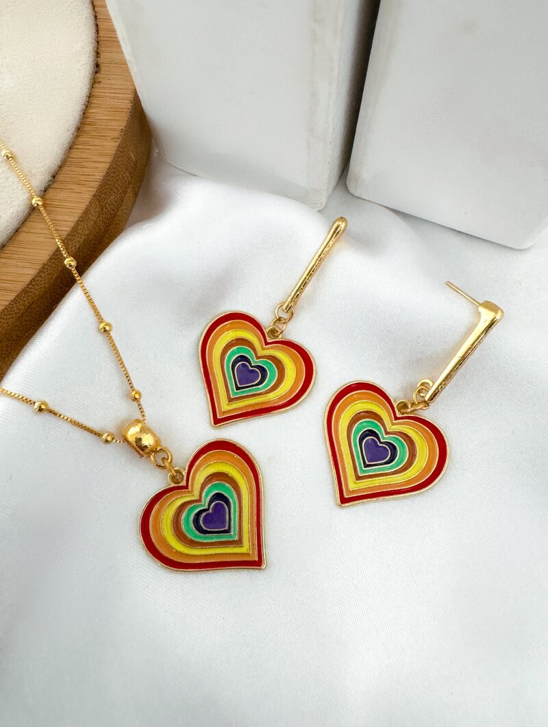 Conjunto Colar e Brinco Folheado a Ouro 18k Coração Colors