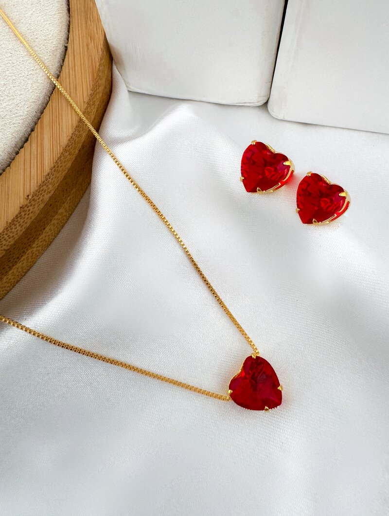 Conjunto Colar e Brinco Folheado a Ouro 18k Coração de Zircônia