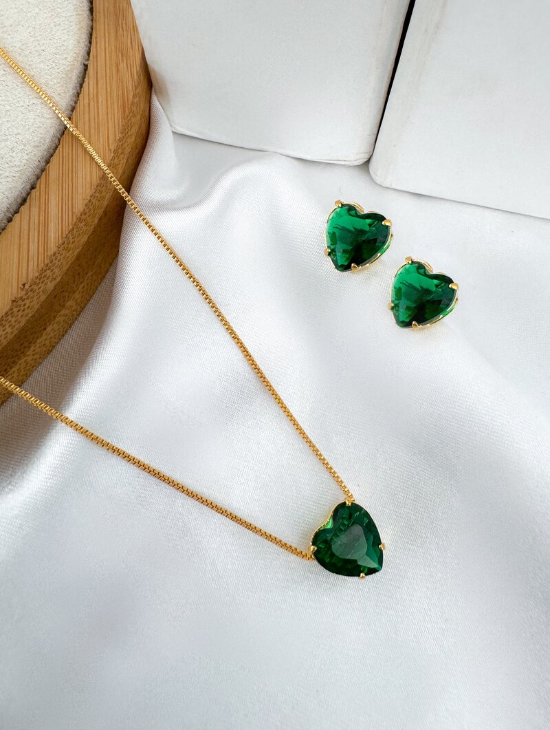 Conjunto Colar e Brinco Folheado a Ouro 18k Coração de Zircônia