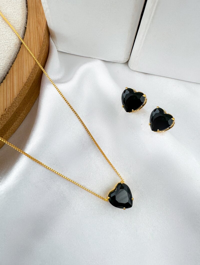 Conjunto Colar e Brinco Folheado a Ouro 18k Coração de Zircônia