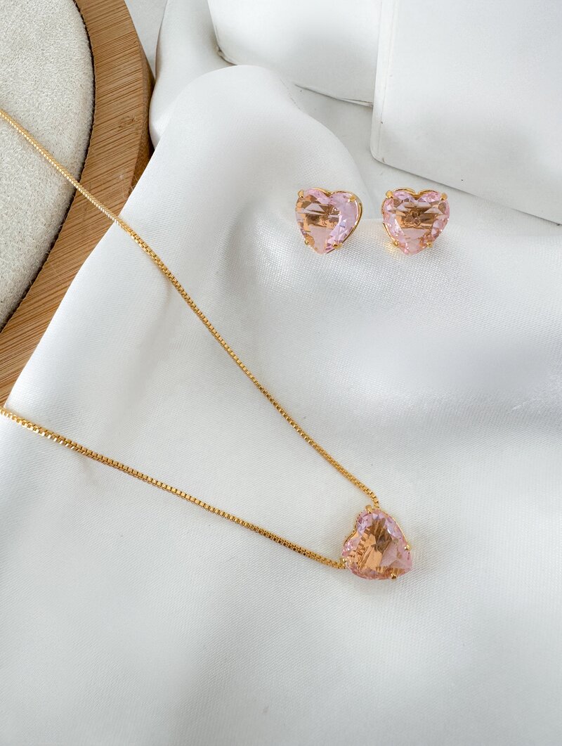 Conjunto Colar e Brinco Folheado a Ouro 18k Coração de Zircônia Rosa