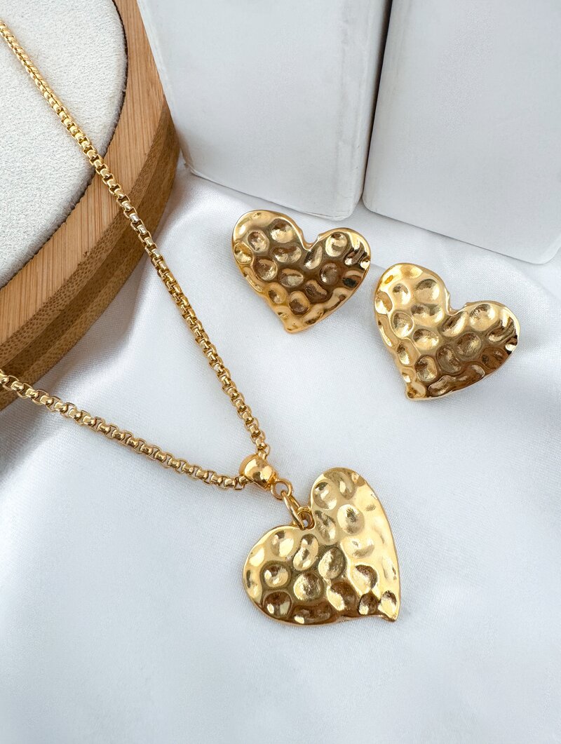 Conjunto Colar e Brinco Folheado a Ouro 18k Coração Martelado