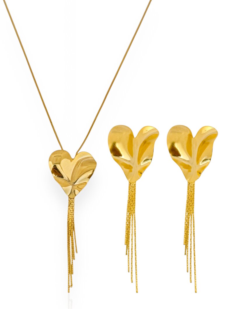Conjunto Colar e Brinco Folheado a Ouro 18k Coração Martelado com Franja