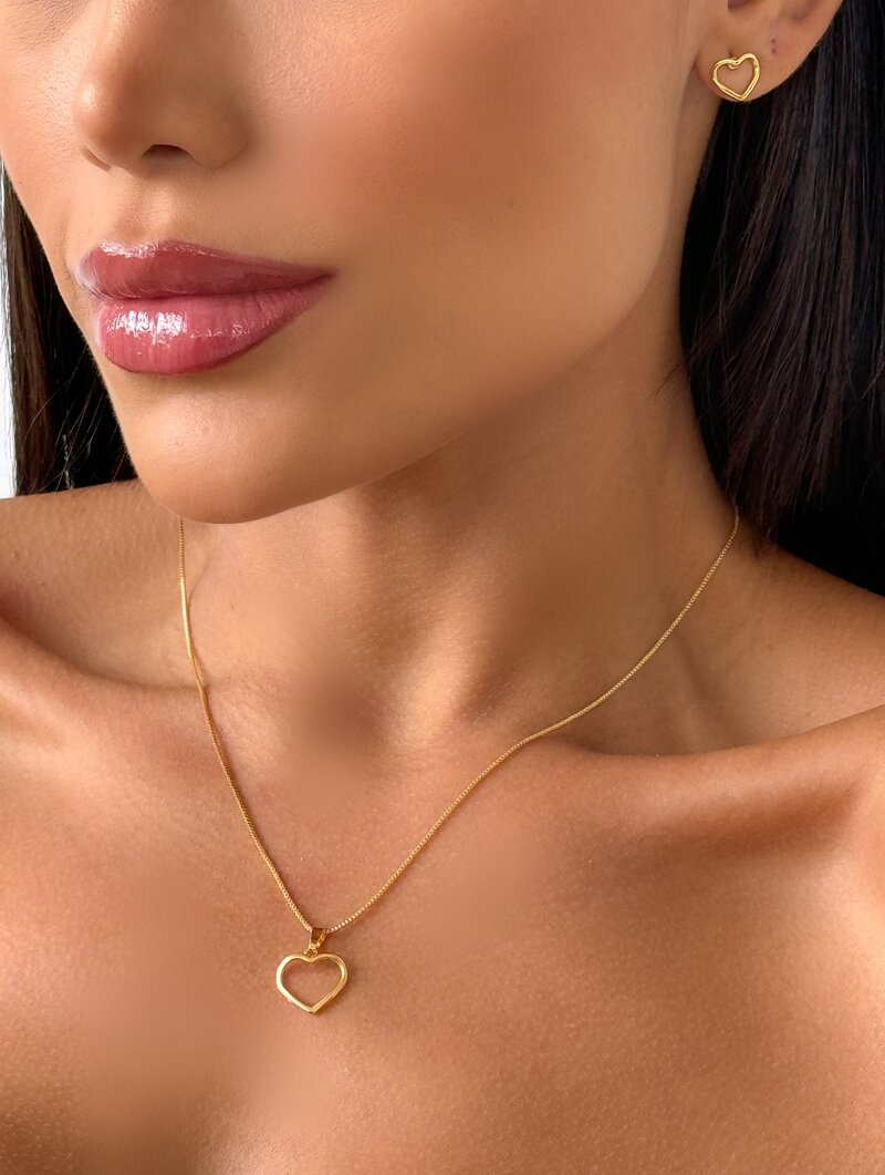 Conjunto Colar e Brinco Folheado a Ouro 18k Coração Minimalista