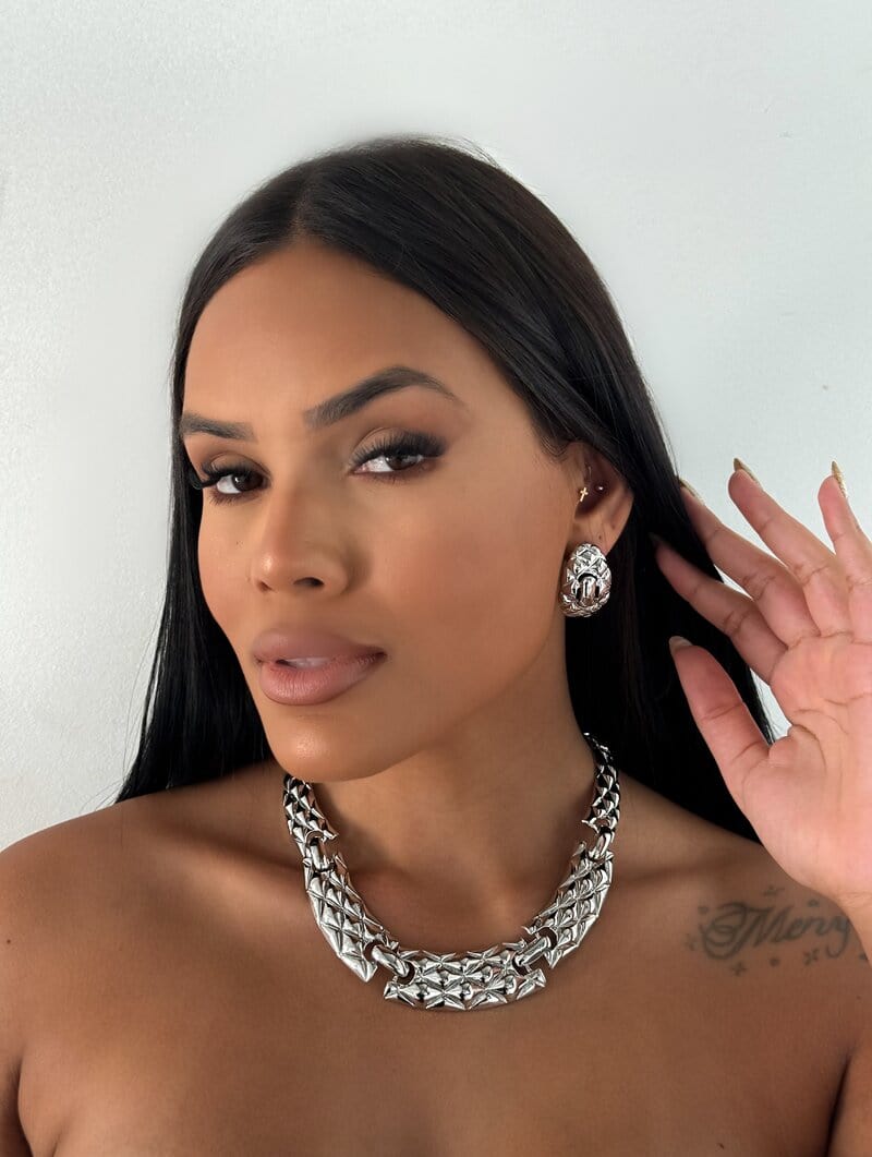 Conjunto Colar e Brinco Folheado a Ouro 18K e Prata Aro Detalhe Texturizado