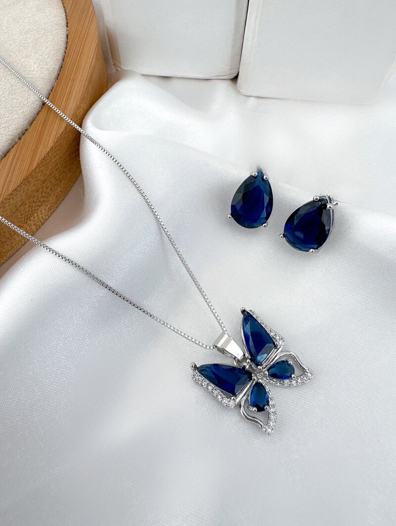 Conjunto Colar e Brinco Folheado a Ouro 18k e Prata Borboleta com Pedraria