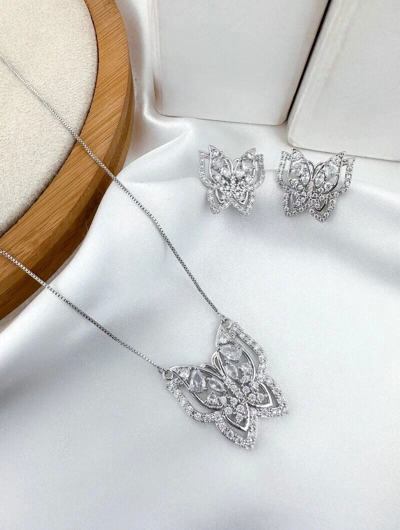 Conjunto Colar e Brinco Folheado a Ouro 18k e Prata Borboleta Trabalhada com Zircônias