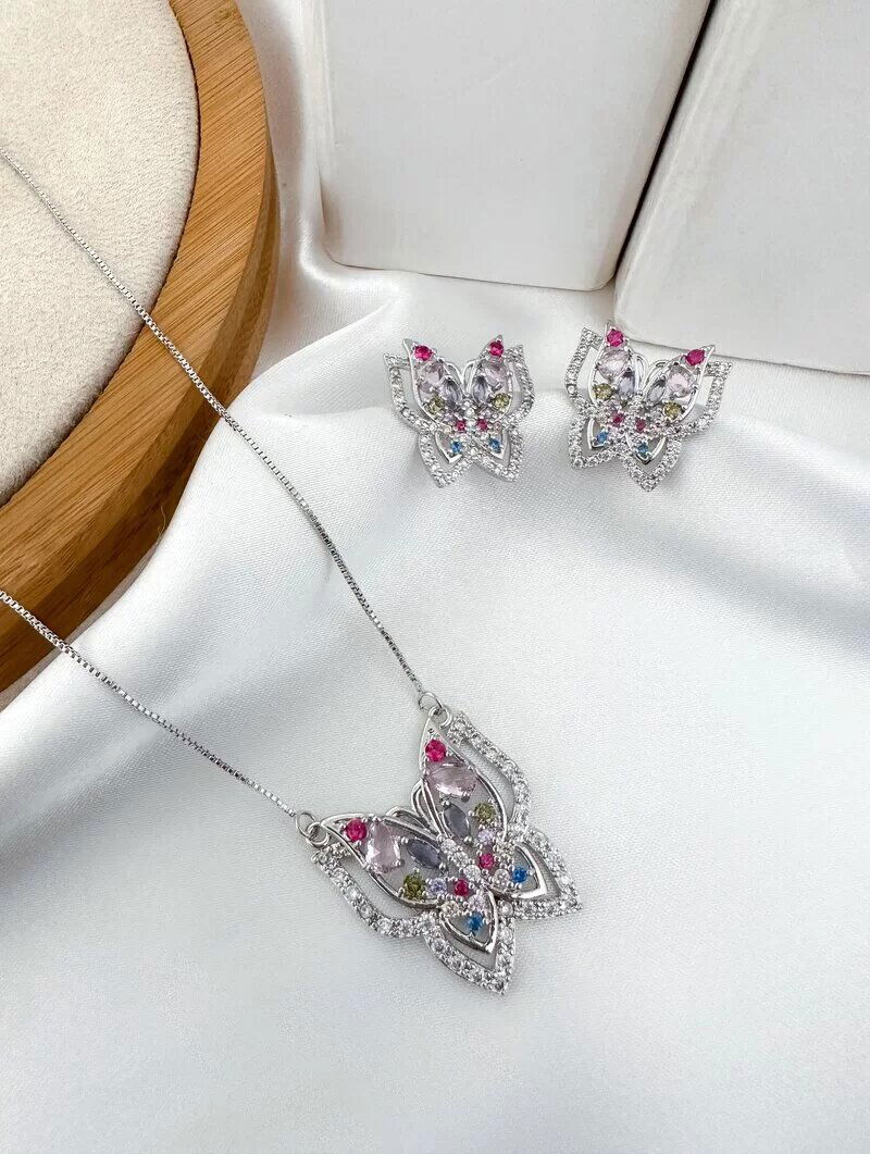 Conjunto Colar e Brinco Folheado a Ouro 18k e Prata Borboleta Trabalhada com Zircônias