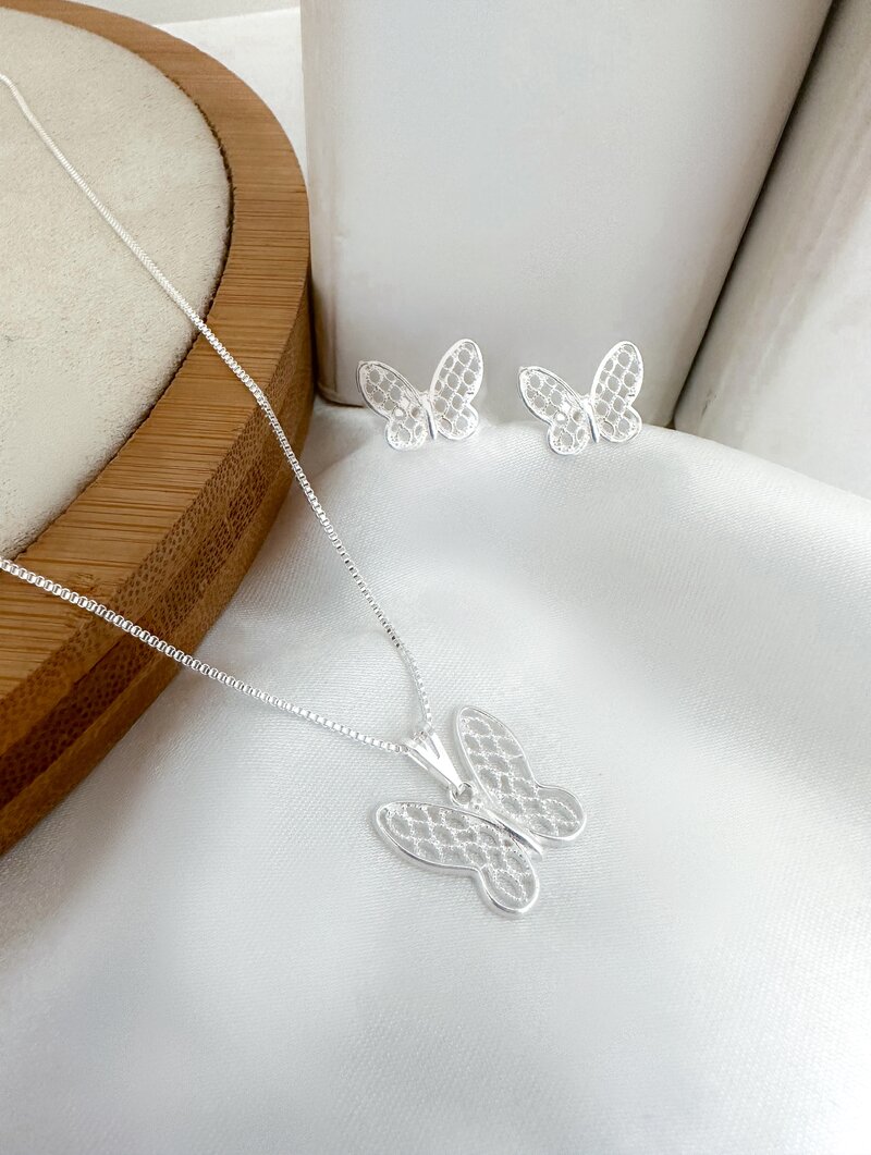 Conjunto Colar e Brinco Folheado a Ouro 18k e Prata Borboleta Vazada