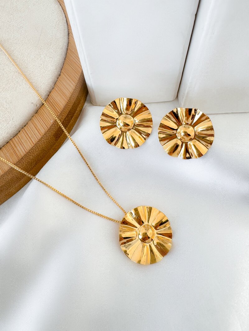 Conjunto Colar e Brinco Folheado a Ouro 18k e Prata Circulo Chapa Martelado