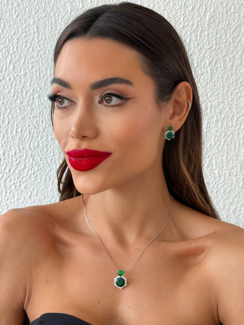 Conjunto Colar e Brinco Folheado a Ouro 18k e Prata Círculo e Coração Cristal