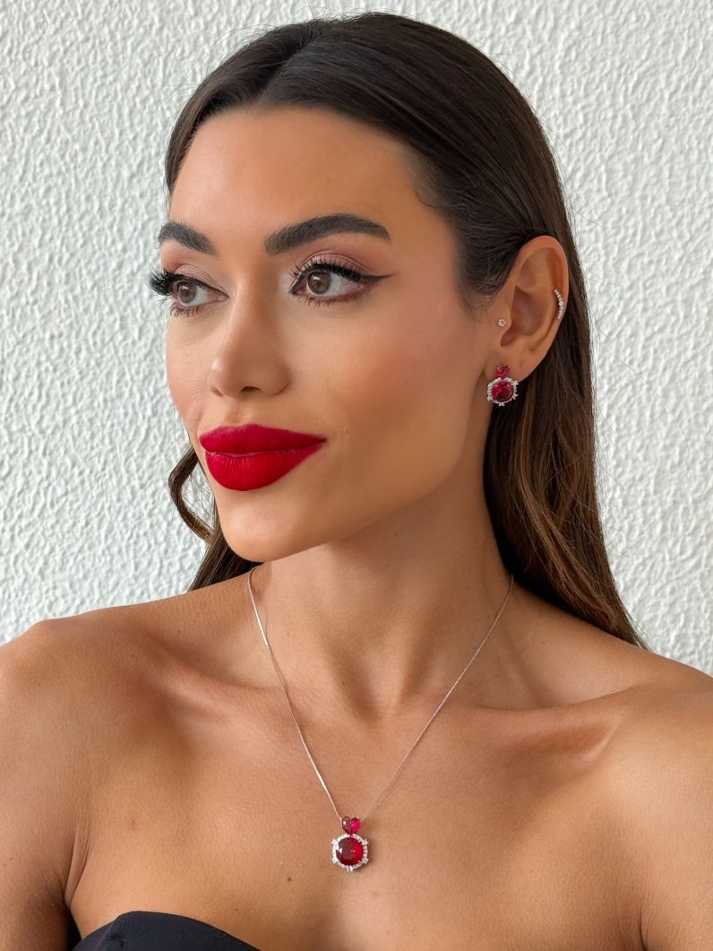 Conjunto Colar e Brinco Folheado a Ouro 18k e Prata Círculo e Coração Cristal