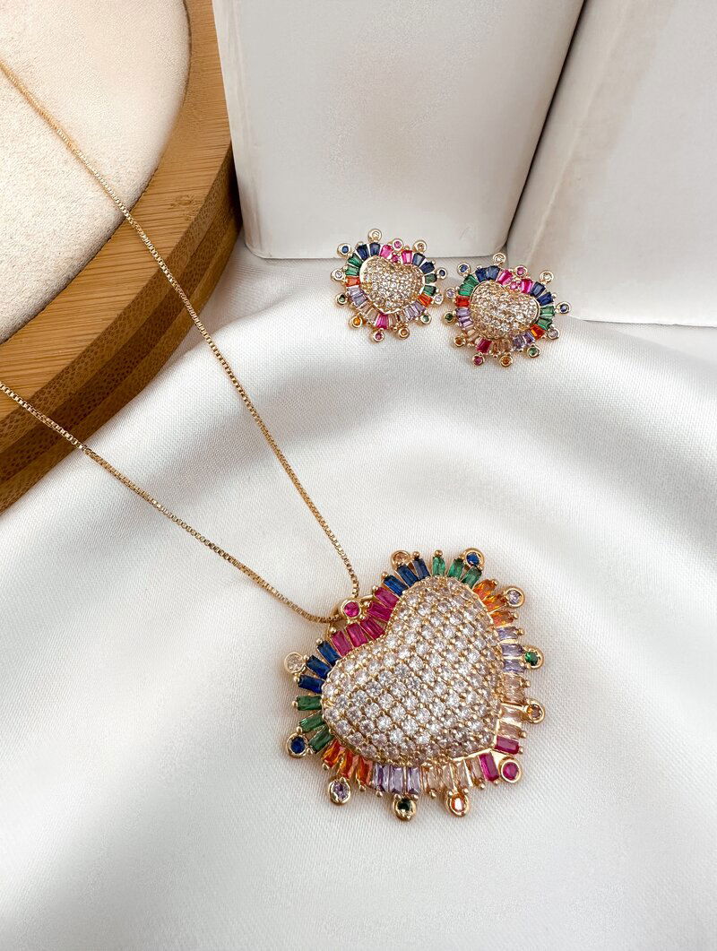 Conjunto Colar e Brinco Folheado a Ouro 18k e Prata Coração Cravejado com Borda de Navetes