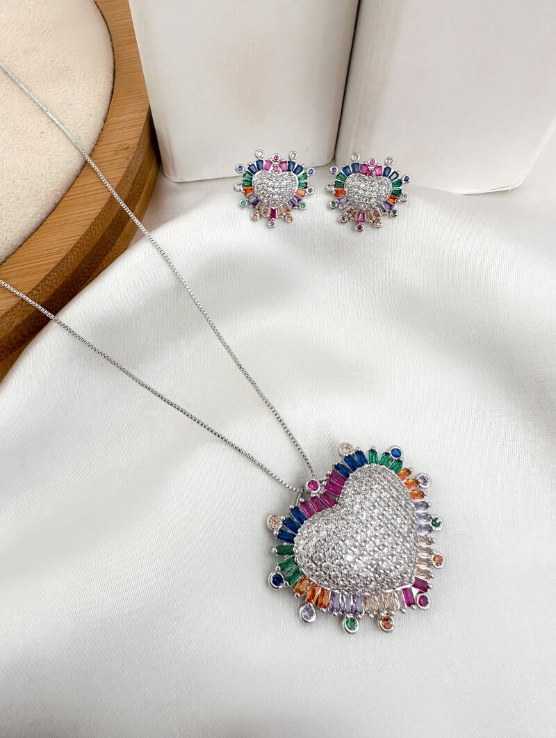 Conjunto Colar e Brinco Folheado a Ouro 18k e Prata Coração Cravejado com Borda de Navetes