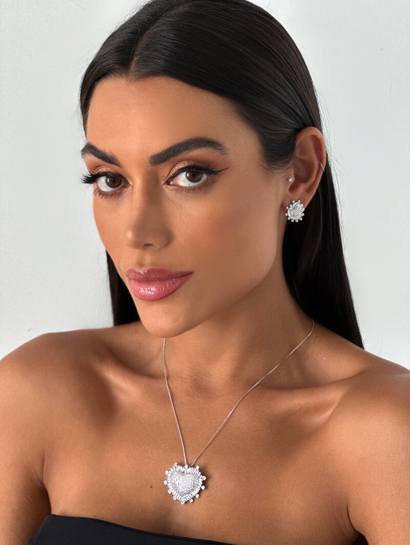 Conjunto Colar e Brinco Folheado a Ouro 18k e Prata Coração Cravejado com Borda de Navetes