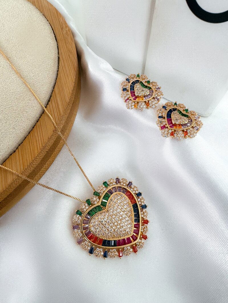 Conjunto Colar e Brinco Folheado a Ouro 18k e Prata Coração Cravejado e Navetes