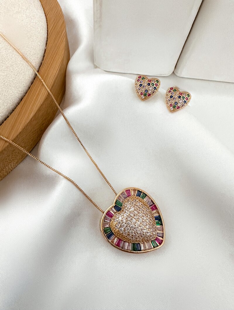 Conjunto Colar e Brinco Folheado a Ouro 18k e Prata Coração de Navetes com Centro Cravejado