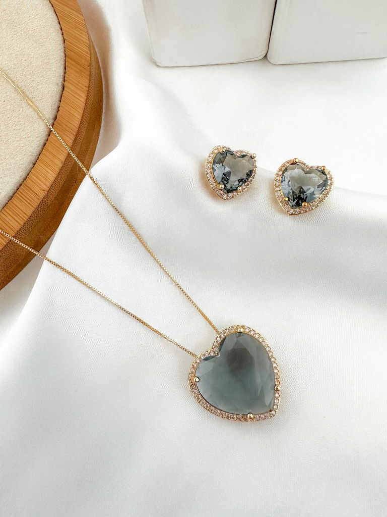 CONJUNTO COLAR E BRINCO FOLHEADO A OURO 18K E PRATA CORAÇÃO DE ZIRCÔNIA COM BORDA CRAVEJADA