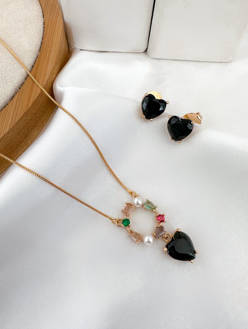 Conjunto Colar e Brinco Folheado a Ouro 18k e Prata Coração de Zircônia com Circulo Trabalhado