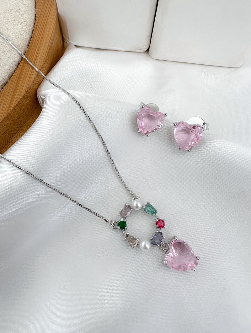 Conjunto Colar e Brinco Folheado a Ouro 18k e Prata Coração de Zircônia com Circulo Trabalhado
