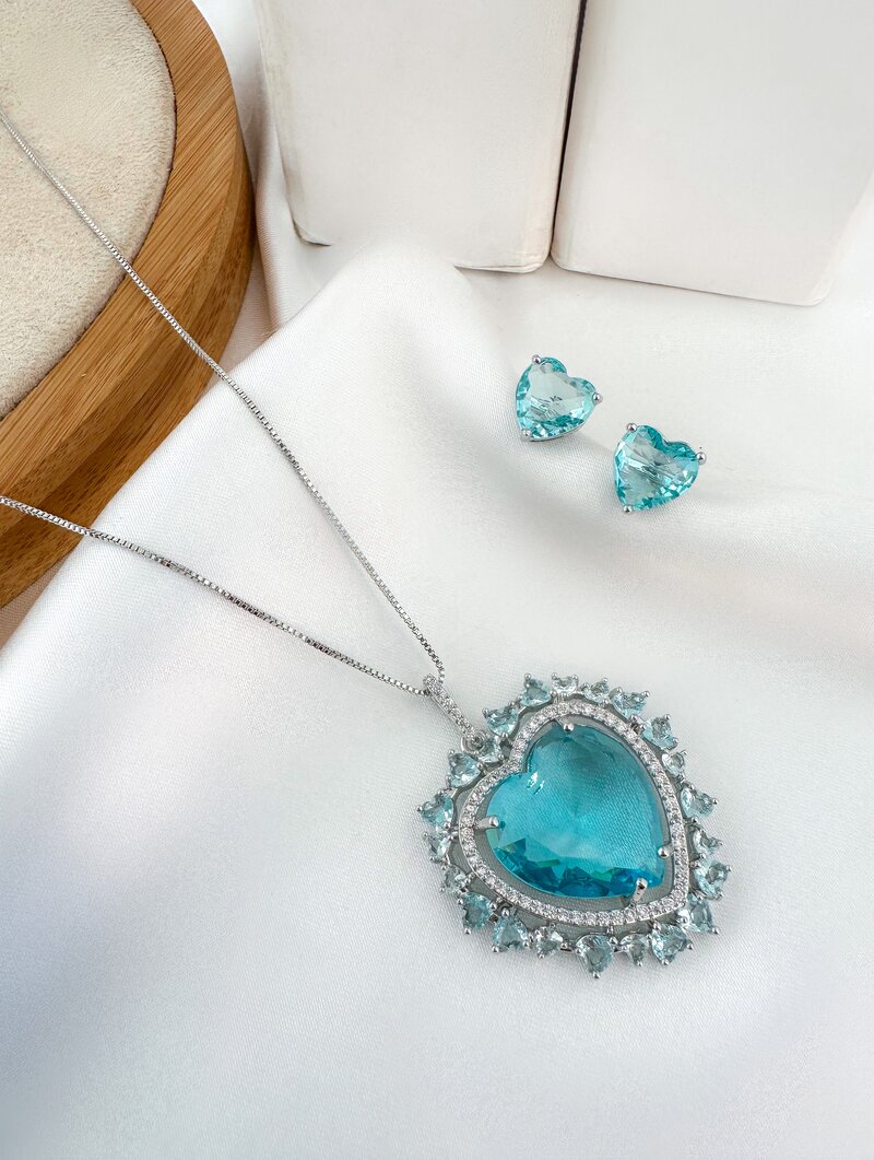 Conjunto Colar e Brinco Folheado a Ouro 18k e Prata Coração de Zircônia com Pedraria