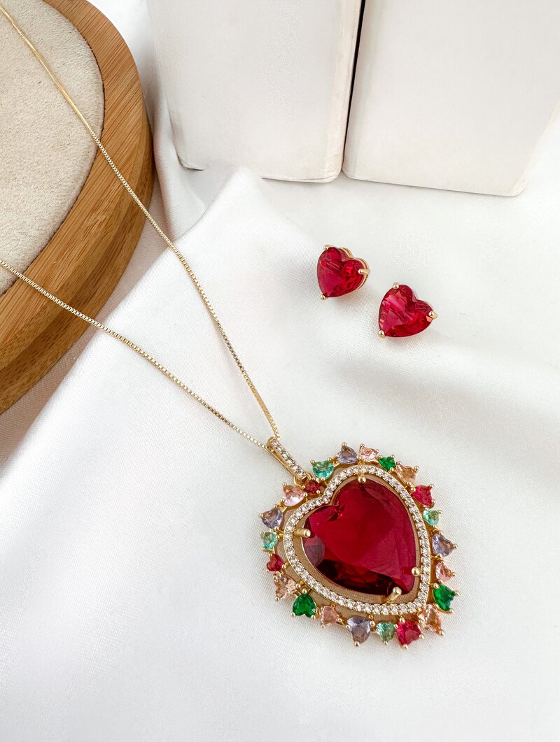 Conjunto Colar e Brinco Folheado a Ouro 18k e Prata Coração de Zircônia com Pedraria