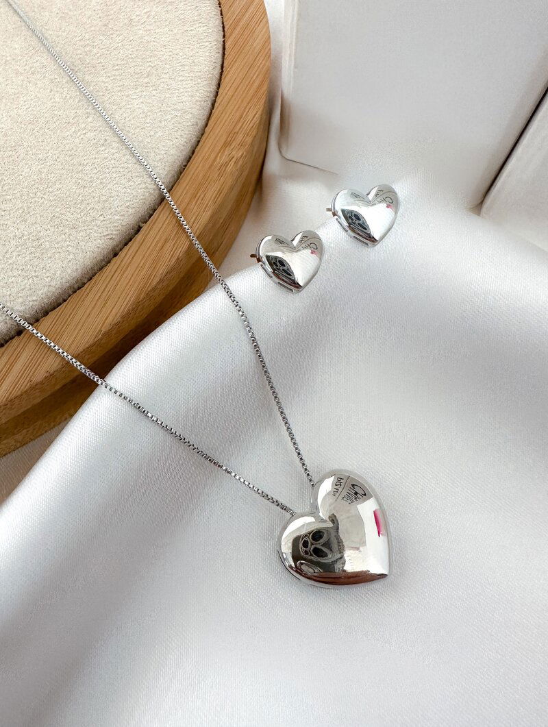 Conjunto Colar e Brinco Folheado a Ouro 18k e Prata Coração Liso