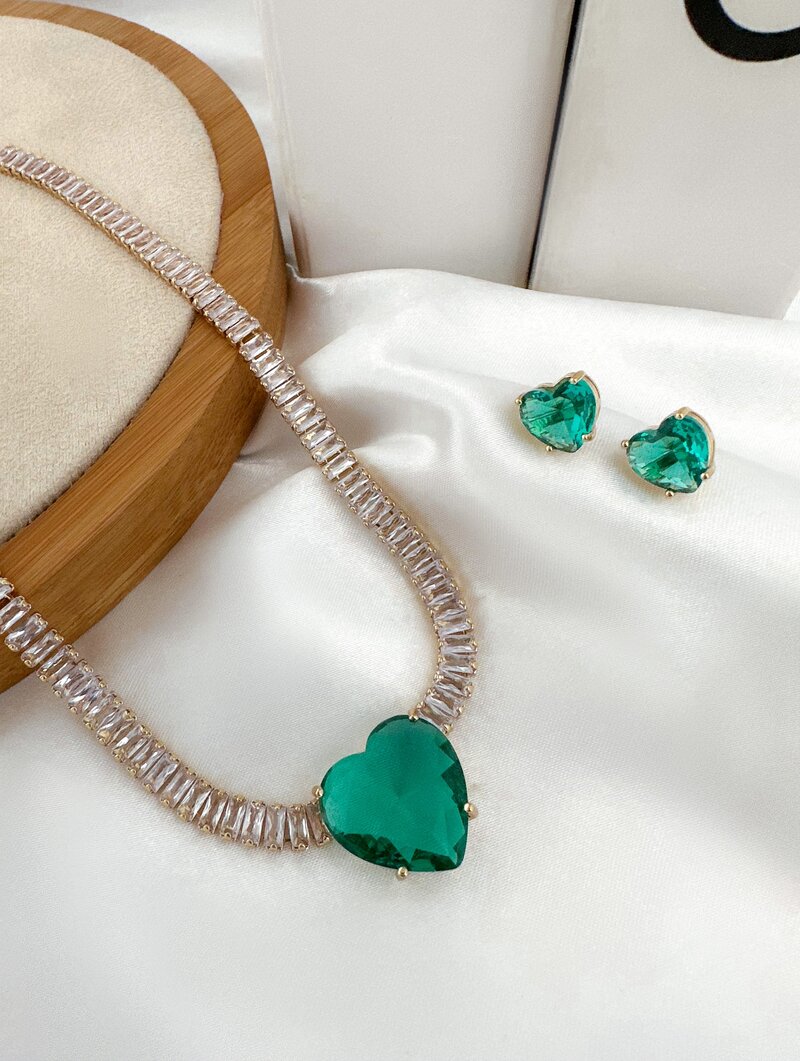 Conjunto Colar e Brinco Folheado a Ouro 18k e Prata Corrente de Navetes com Coração