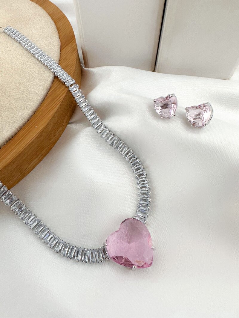 Conjunto Colar e Brinco Folheado a Ouro 18k e Prata Corrente de Navetes com Coração