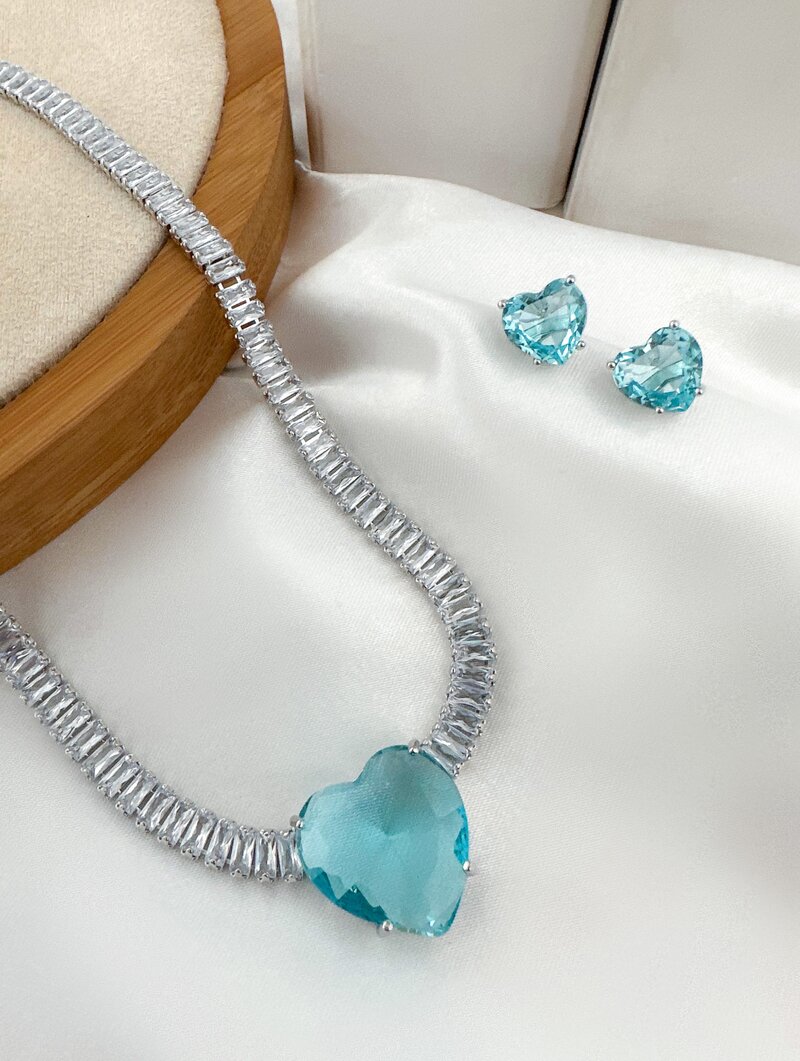 Conjunto Colar e Brinco Folheado a Ouro 18k e Prata Corrente de Navetes com Coração