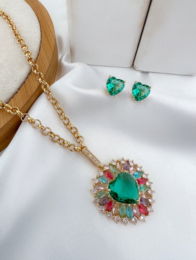 Conjunto Colar e Brinco Folheado a Ouro 18k e Prata Elo Português com Pingente Coração