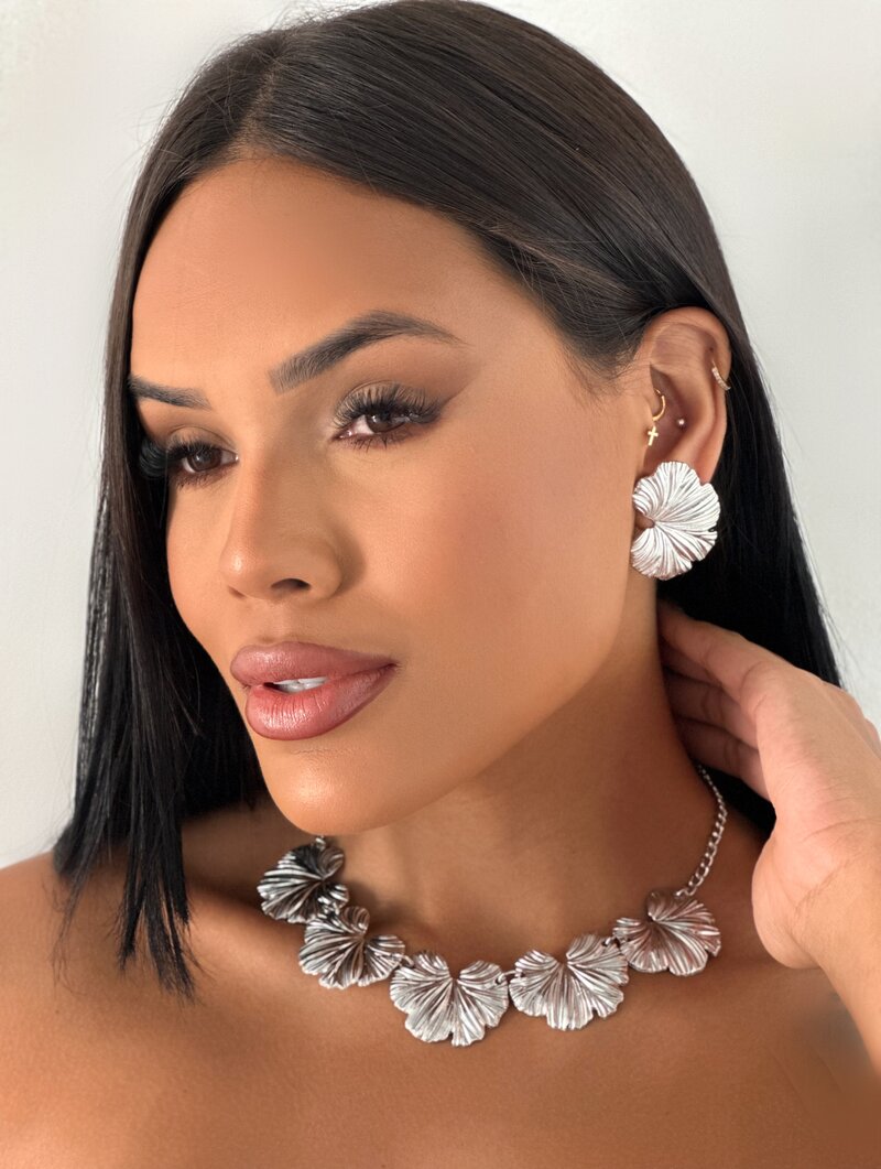 Conjunto Colar e Brinco Folheado a Ouro 18k e Prata Folhas Marteladas