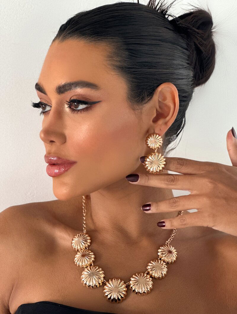 Conjunto Colar e Brinco Folheado a Ouro 18k e Prata Inspiração Floral