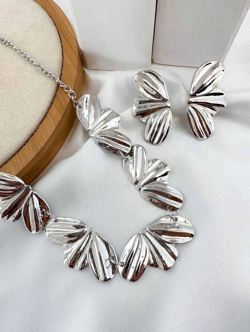 Conjunto Colar e Brinco Folheado a Ouro 18k e Prata Jasmin