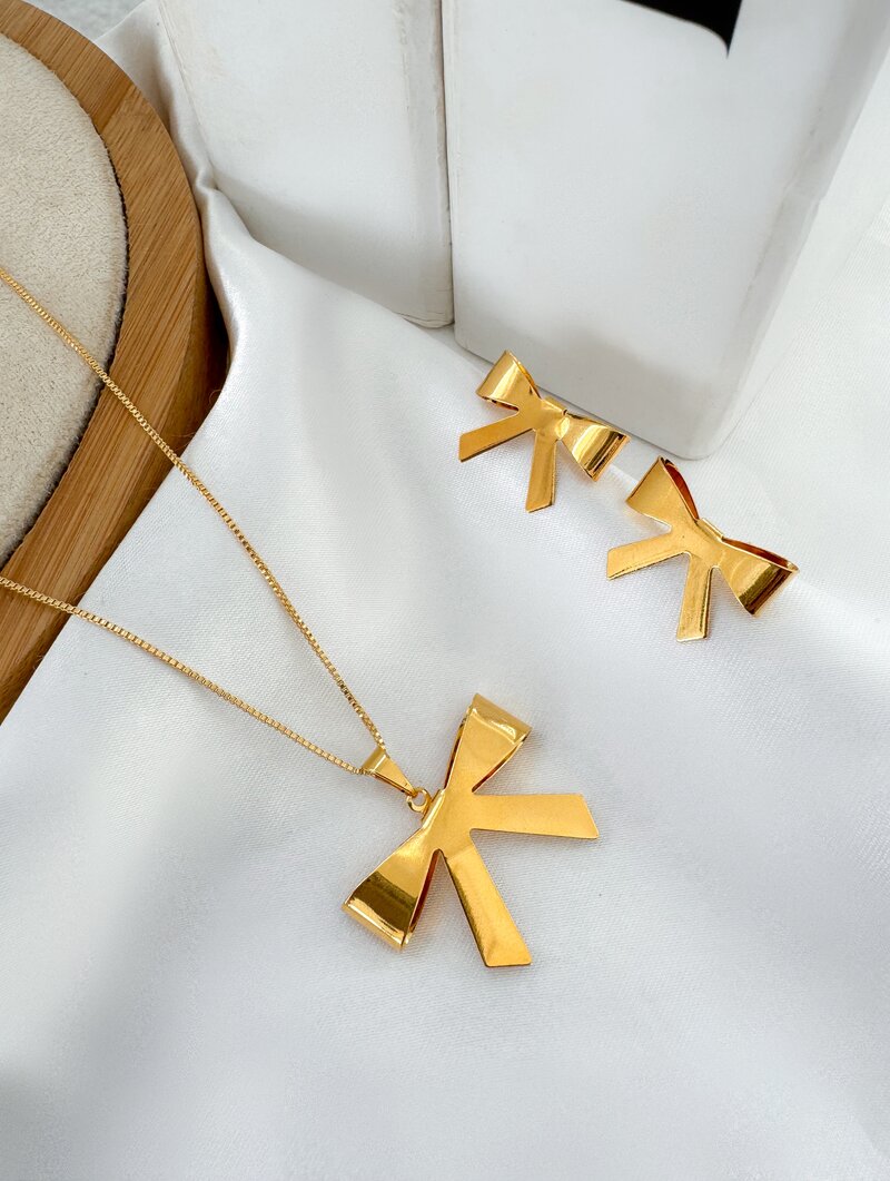 Conjunto Colar e Brinco Folheado a Ouro 18k e Prata Laço Liso