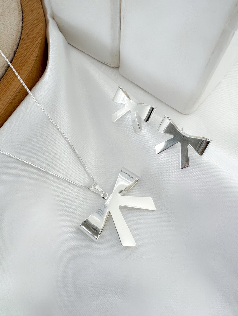 Conjunto Colar e Brinco Folheado a Ouro 18k e Prata Laço Liso