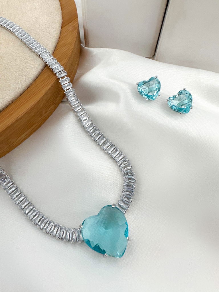conjunto colar e brinco folheado a ouro 18k e prata navetes com coração de zircônia