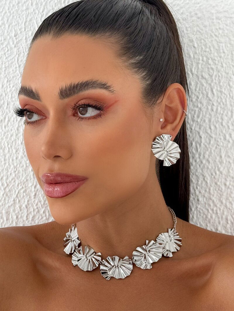 Conjunto Colar e Brinco Folheado a Ouro 18k e Prata Pingentes Meia Lua Martelados