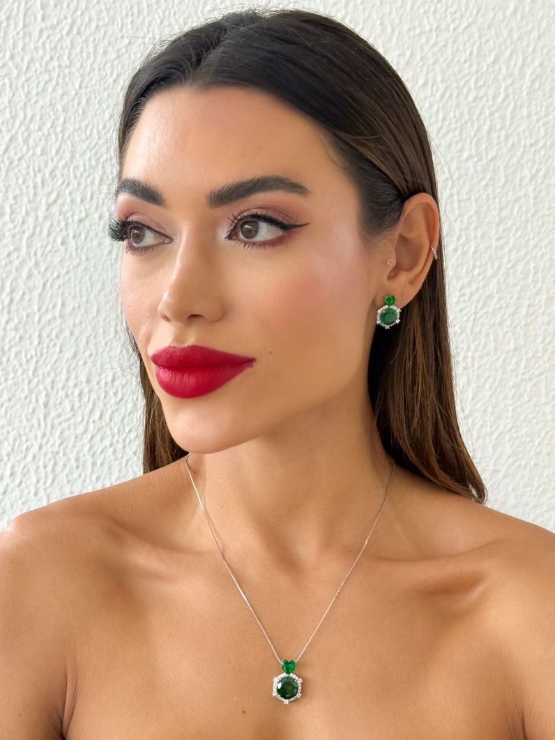 Conjunto Colar e Brinco Folheado a Ouro 18k e Prata Ponteira Coração Com Ponto de Luz