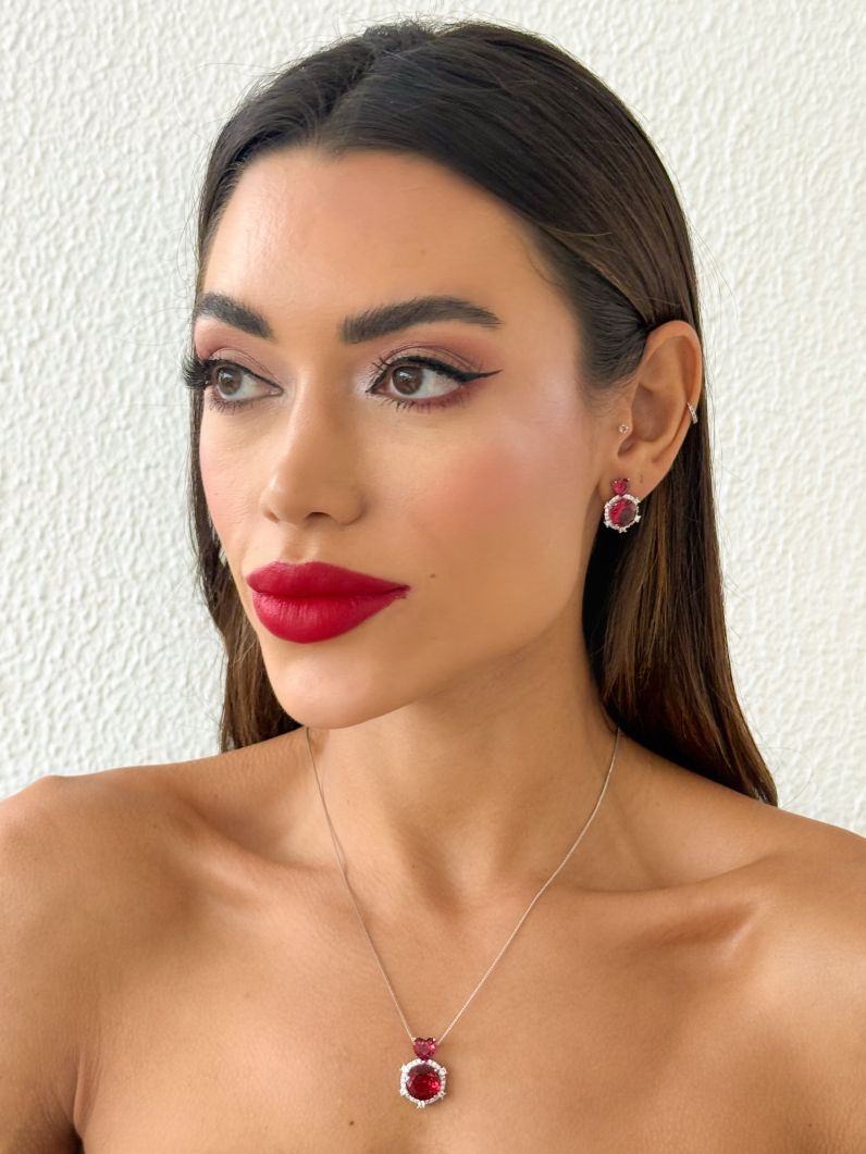 Conjunto Colar e Brinco Folheado a Ouro 18k e Prata Ponteira Coração Com Ponto de Luz