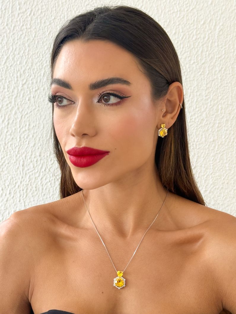 Conjunto Colar e Brinco Folheado a Ouro 18k e Prata Ponteira Coração Com Ponto de Luz