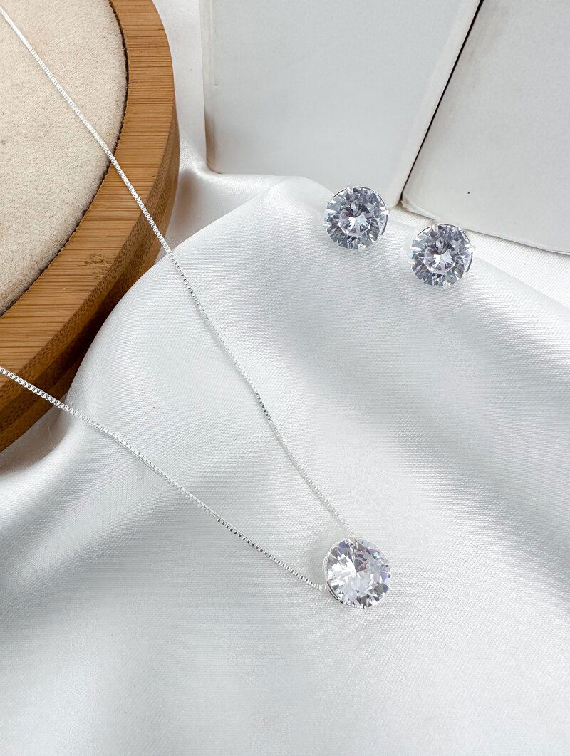 Conjunto Colar e Brinco Folheado a Ouro 18k e Prata Ponto de Luz