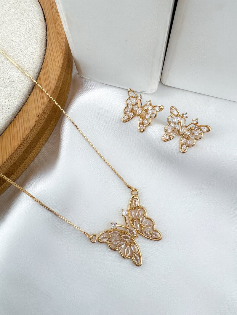 Conjunto Colar e Brinco Folheado a Ouro 18k e Prata Veneziana com Borboleta de Zircônias
