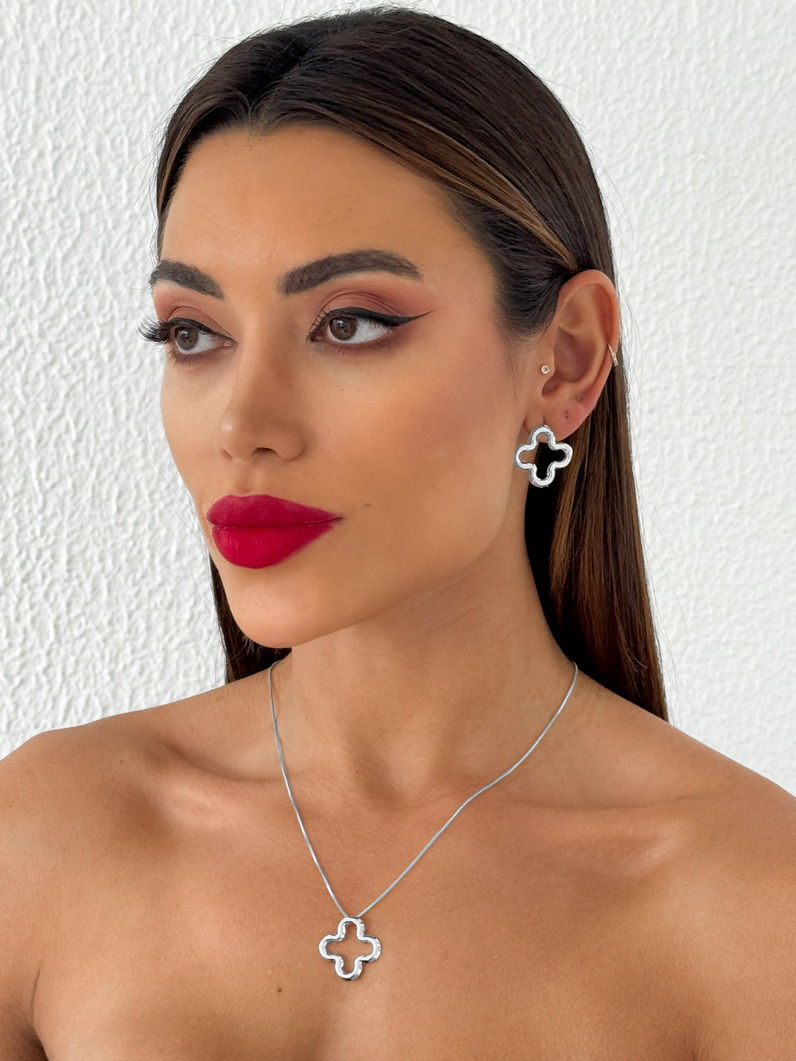 Conjunto Colar e Brinco Folheado a Ouro 18k e Prata Veneziana Inspiração Vg. Vazada