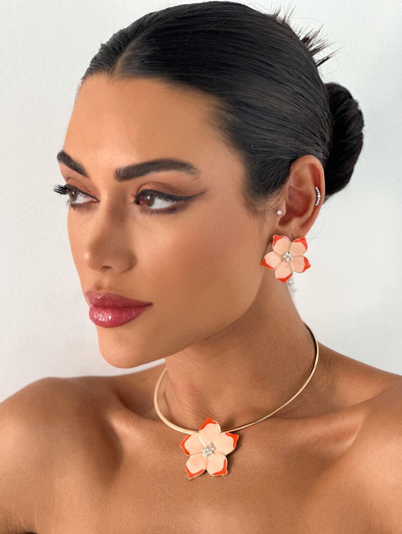Conjunto Colar e Brinco Folheado a Ouro 18k Flor Esmaltada