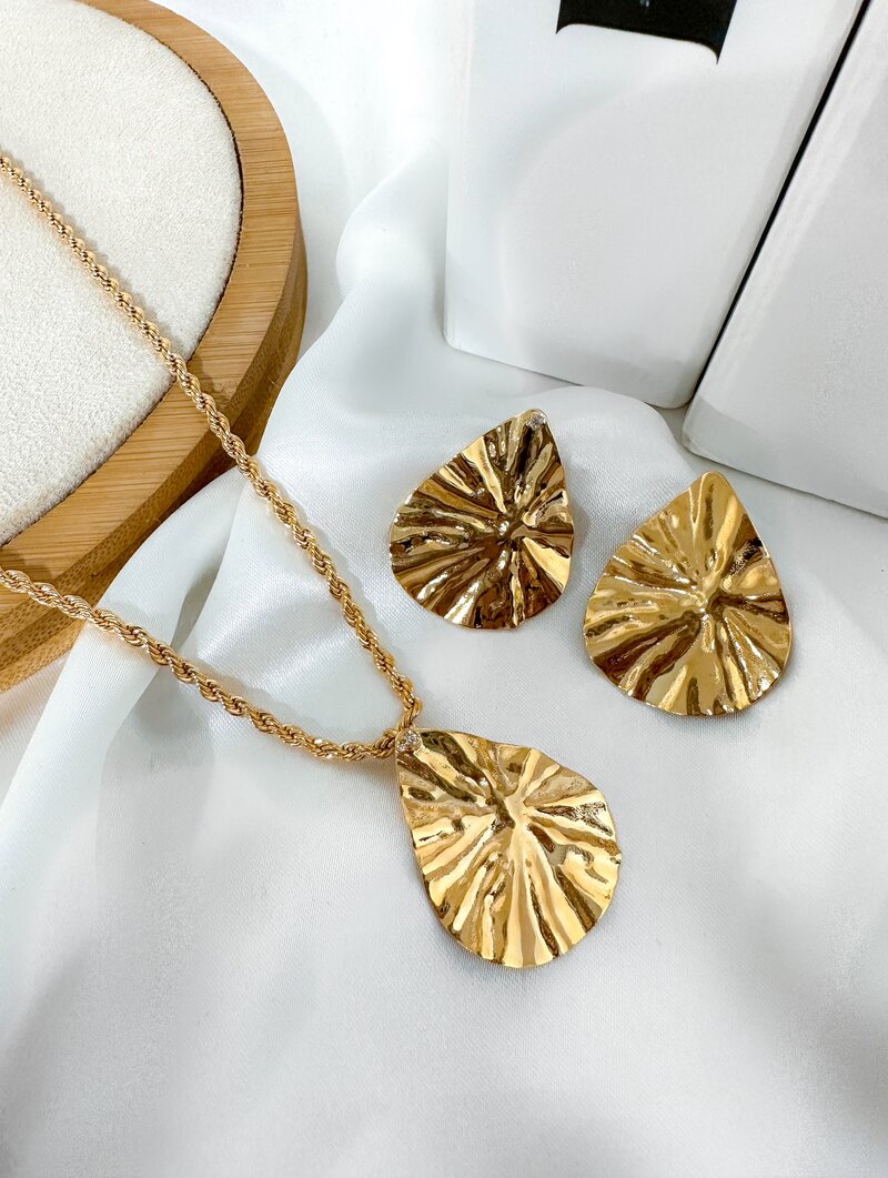 Conjunto Colar e Brinco Folheado a Ouro 18k Gota Martelada
