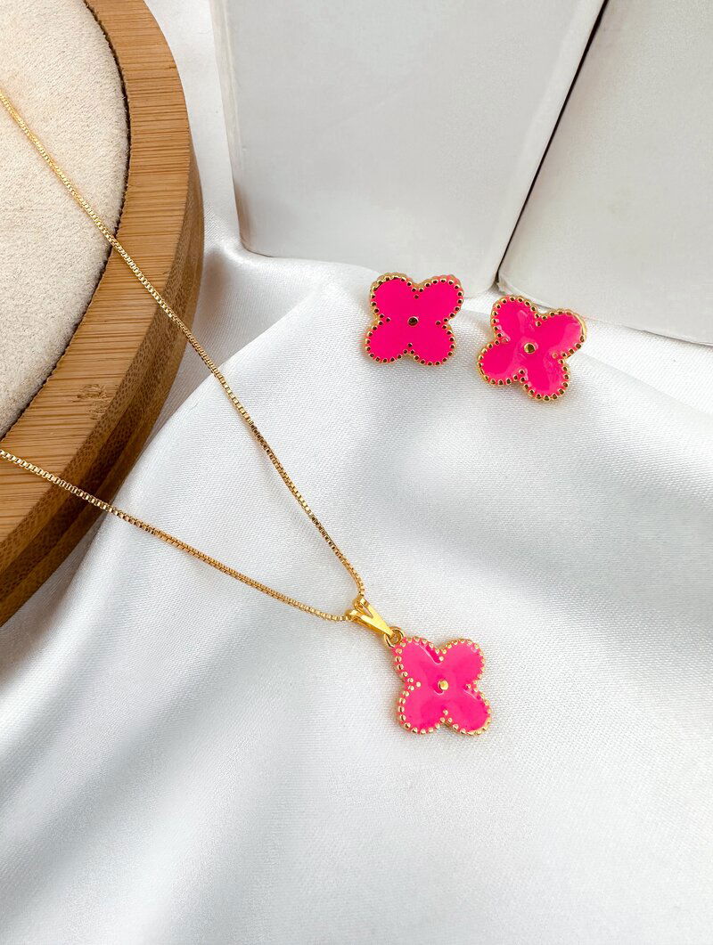 Conjunto Colar e Brinco Folheado a Ouro 18k Inspiração Joalheria